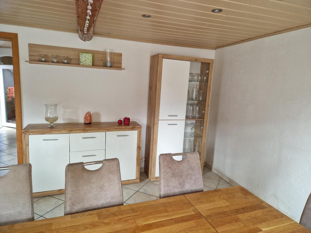 Ferienwohnung Blumenshein Bei Speyer Karlsruhe Familienfreundlich 5 Pers Zeiskam Exteriör bild